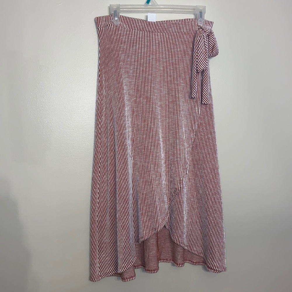 Flowy midi skirt